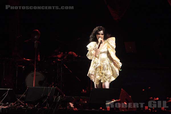 BJORK - 2007-08-26 - SAINT CLOUD - Domaine National - Grande Scene - 